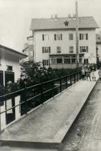 Neu Pedetliva with the 1910-verandah built to accommodate the bakery with café. Photo taken around 1938