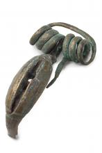 Fibbia di bronzo a mandolino, 200 - 15 a.C.